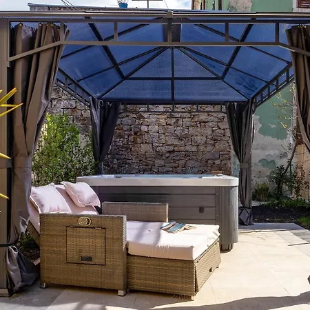 House 4 Season With Jacuzzi, Sauna And Bbq Holiday home