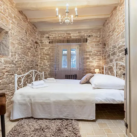 Holiday home House 4 Season With Jacuzzi, Sauna And Bbq Pazin