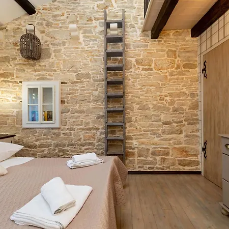 House 4 Season With Jacuzzi, Sauna And Bbq